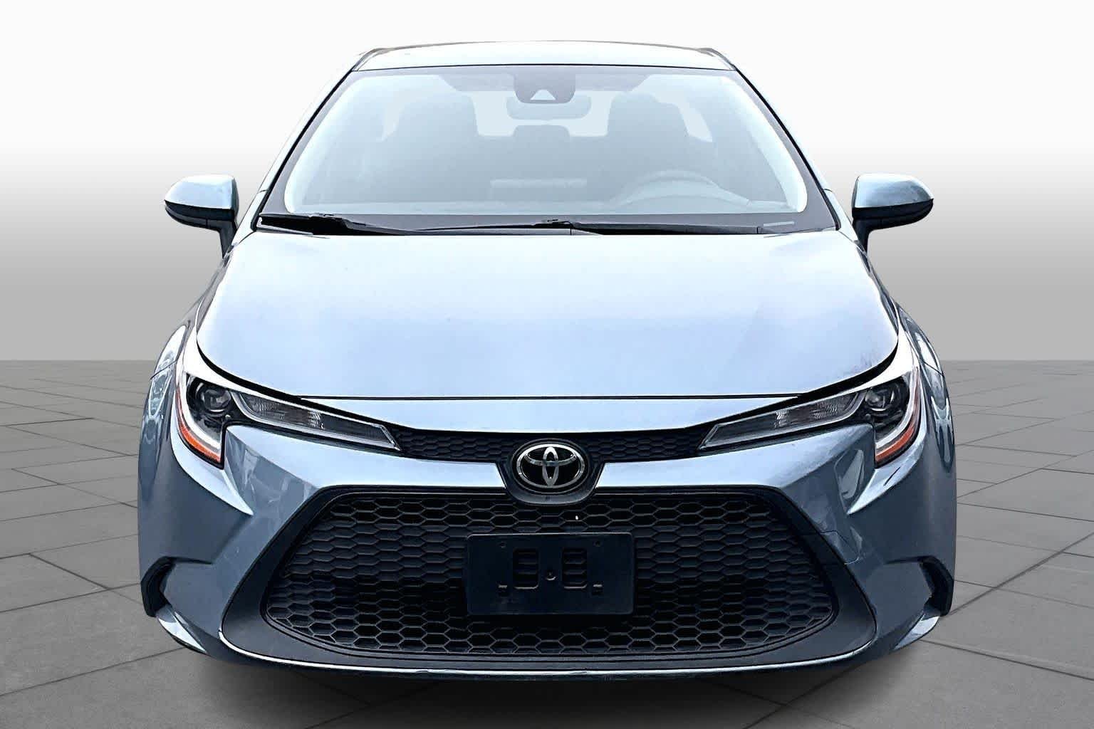 Used 2022 Celestite Toyota LE image 4
