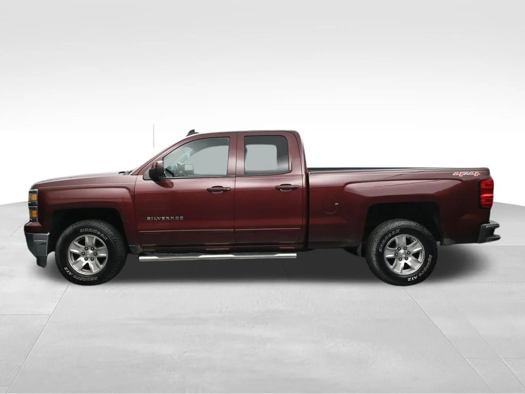 Used 2015 Red Chevrolet LT image 2