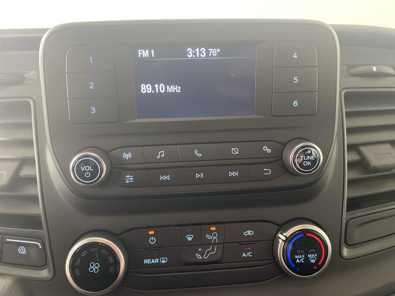 Used 2025 Oxford White Ford Base image 19