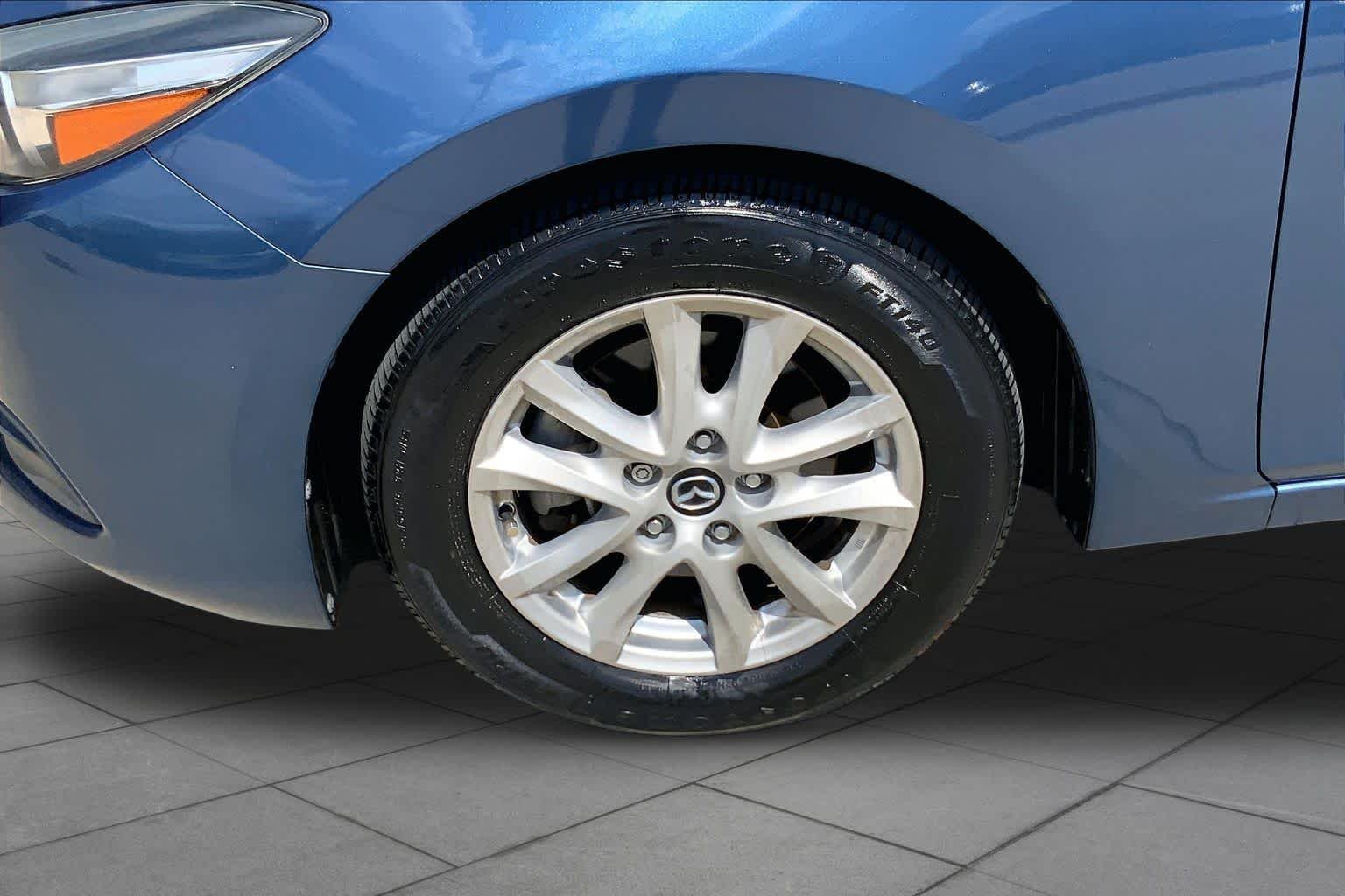 Used 2017 Eternal Blue Mica Mazda Sport image 9