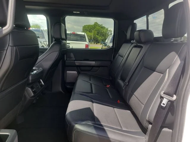 Used 2025 White Ford Lariat image 12