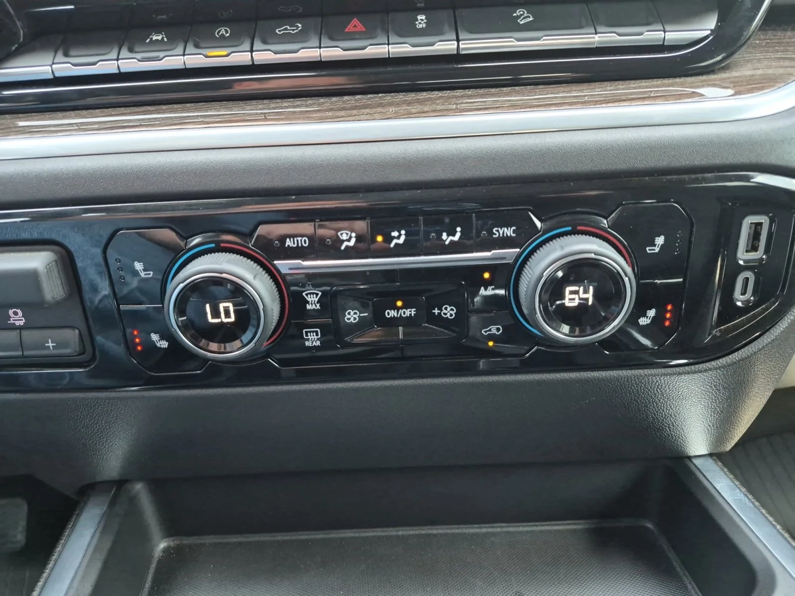 Used 2025 Sterling Gray Metallic Chevrolet LT Trail Boss image 18