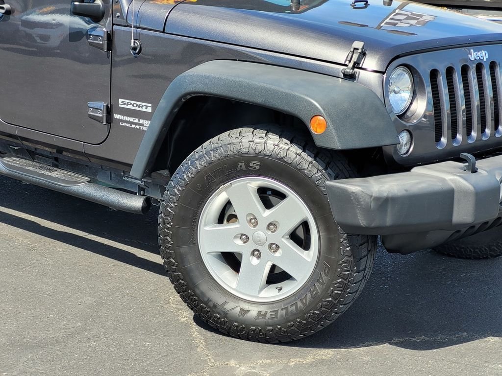 Used 2018 Gray Jeep Unlimited Sport image 9