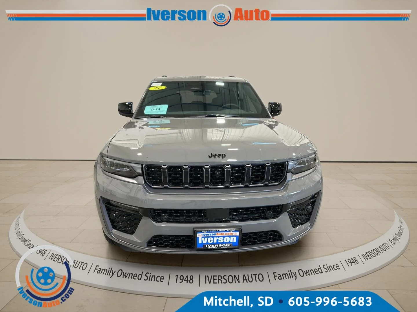 New 2027 Sting-Gray Clear-Coat Paint Jeep Limited Reserve image 2