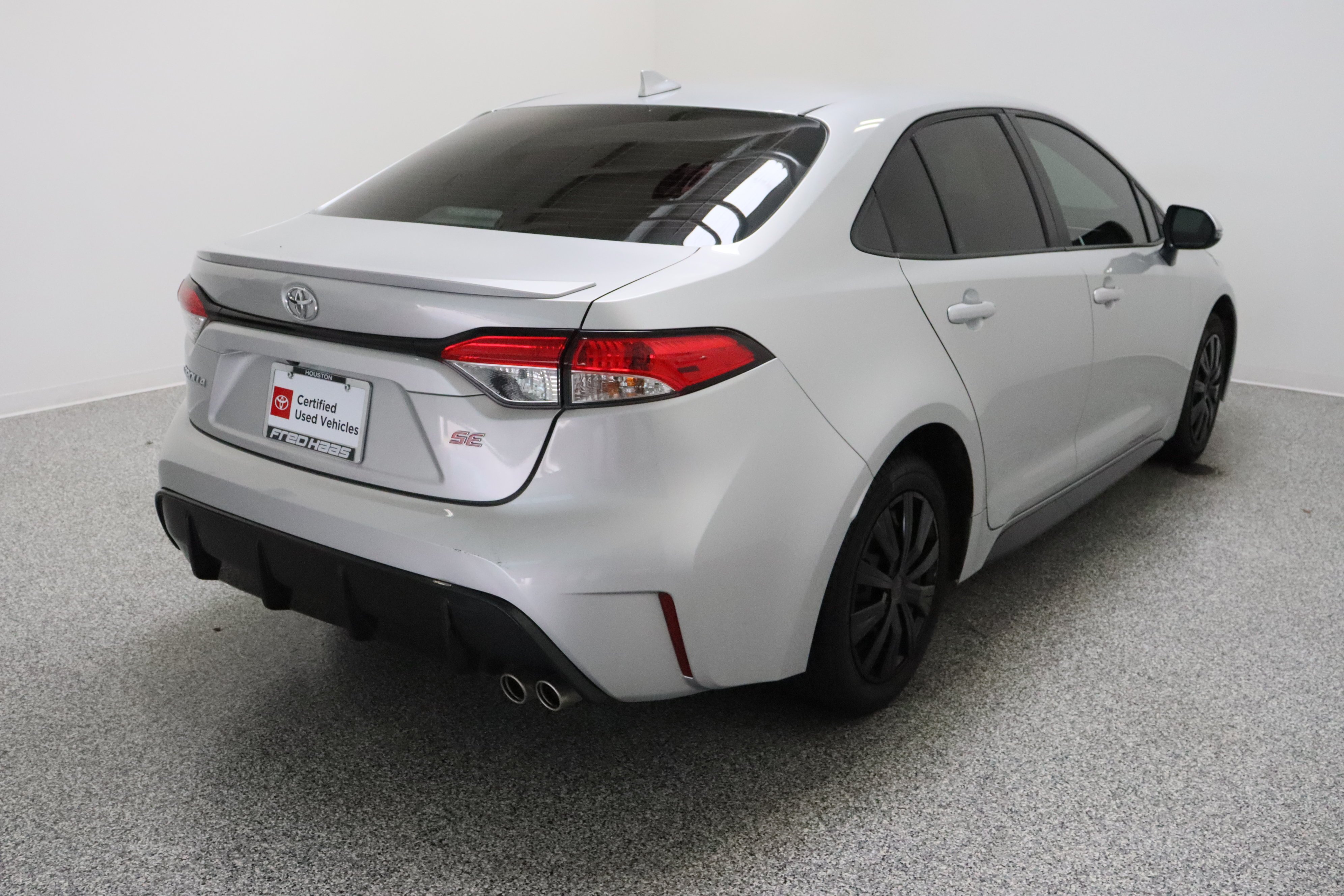 Certified Used 2025 Classic Silver Metallic Toyota SE 2.0L image 7