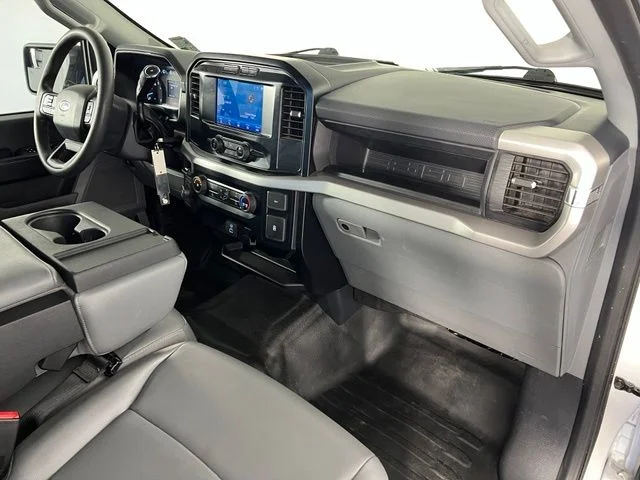 Used 2022 White Ford XL image 32