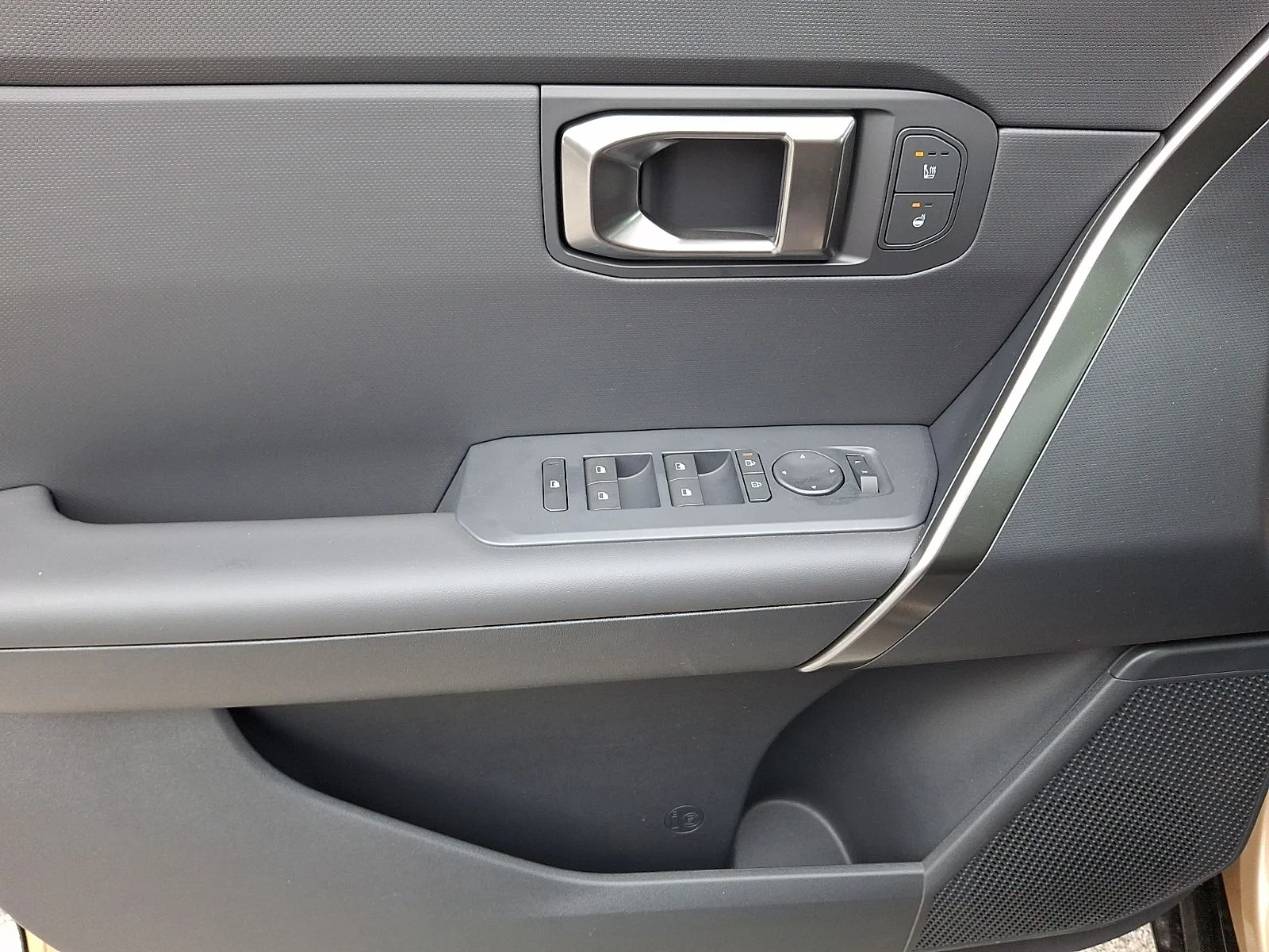 New 2027 Brown Kia X-Line S image 13