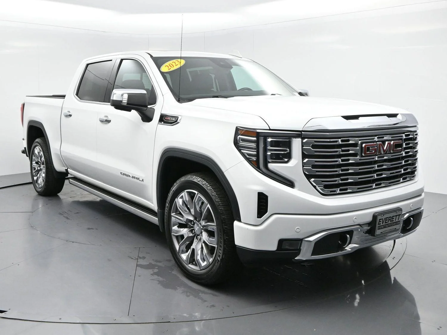 Used 2023 Summit White GMC Denali image 2