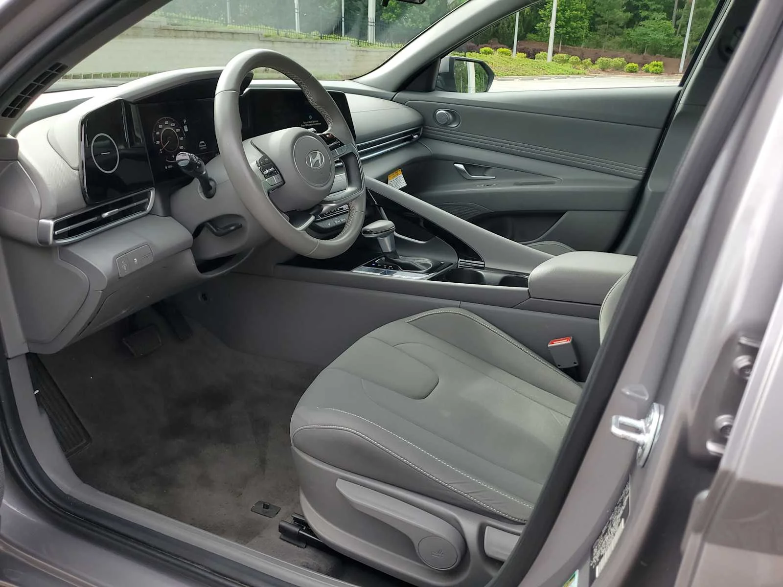 Used 2025 Fluid Metal Hyundai SEL Convenience image 14