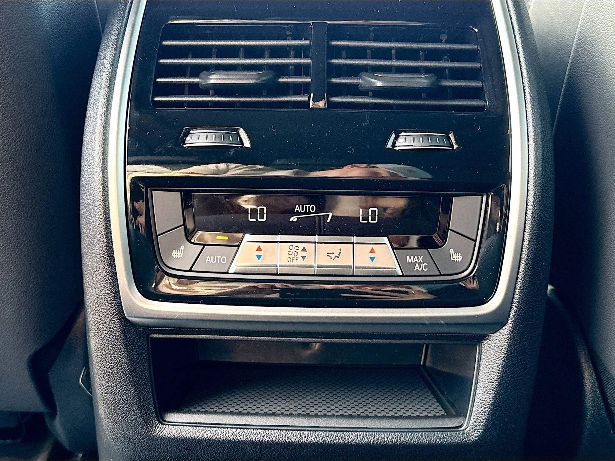 New 2026 Dravit Grey Metallic BMW sDrive40i image 21