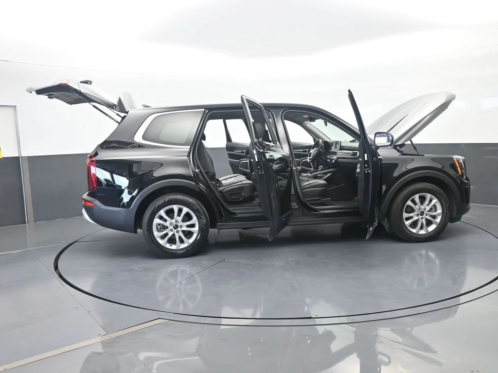 Used 2022 Ebony Black Kia LX image 75