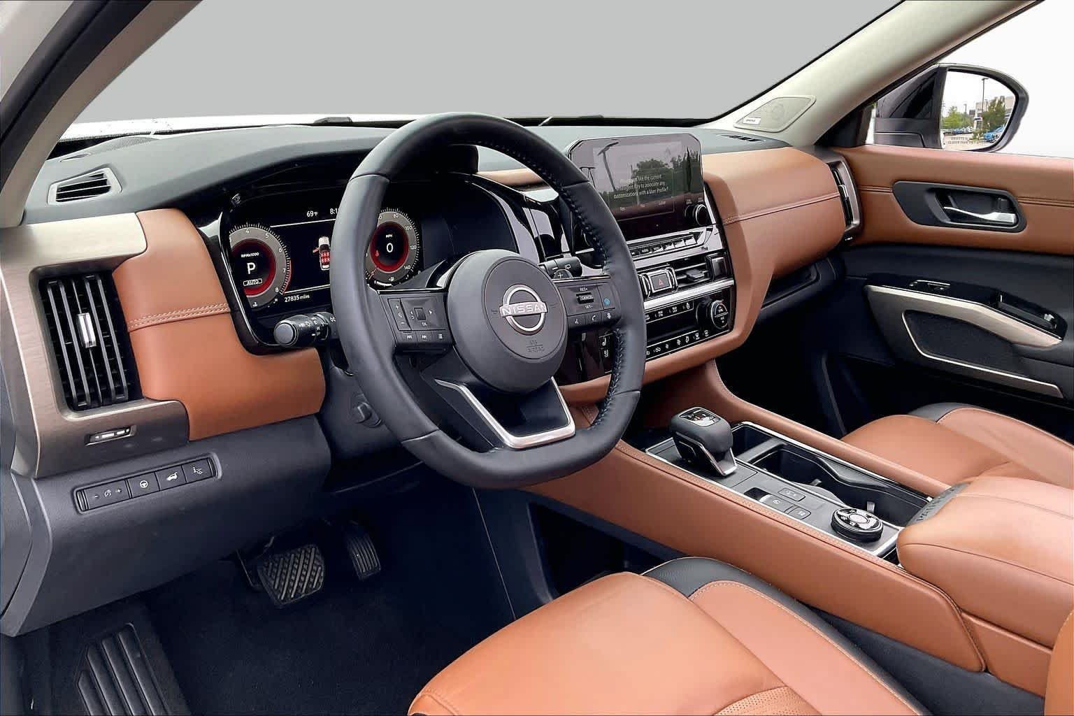 Used 2023 Super Black Nissan Platinum image 17