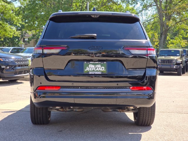 New 2027 High-Gloss Black Paint Jeep Limited Reserve image 31