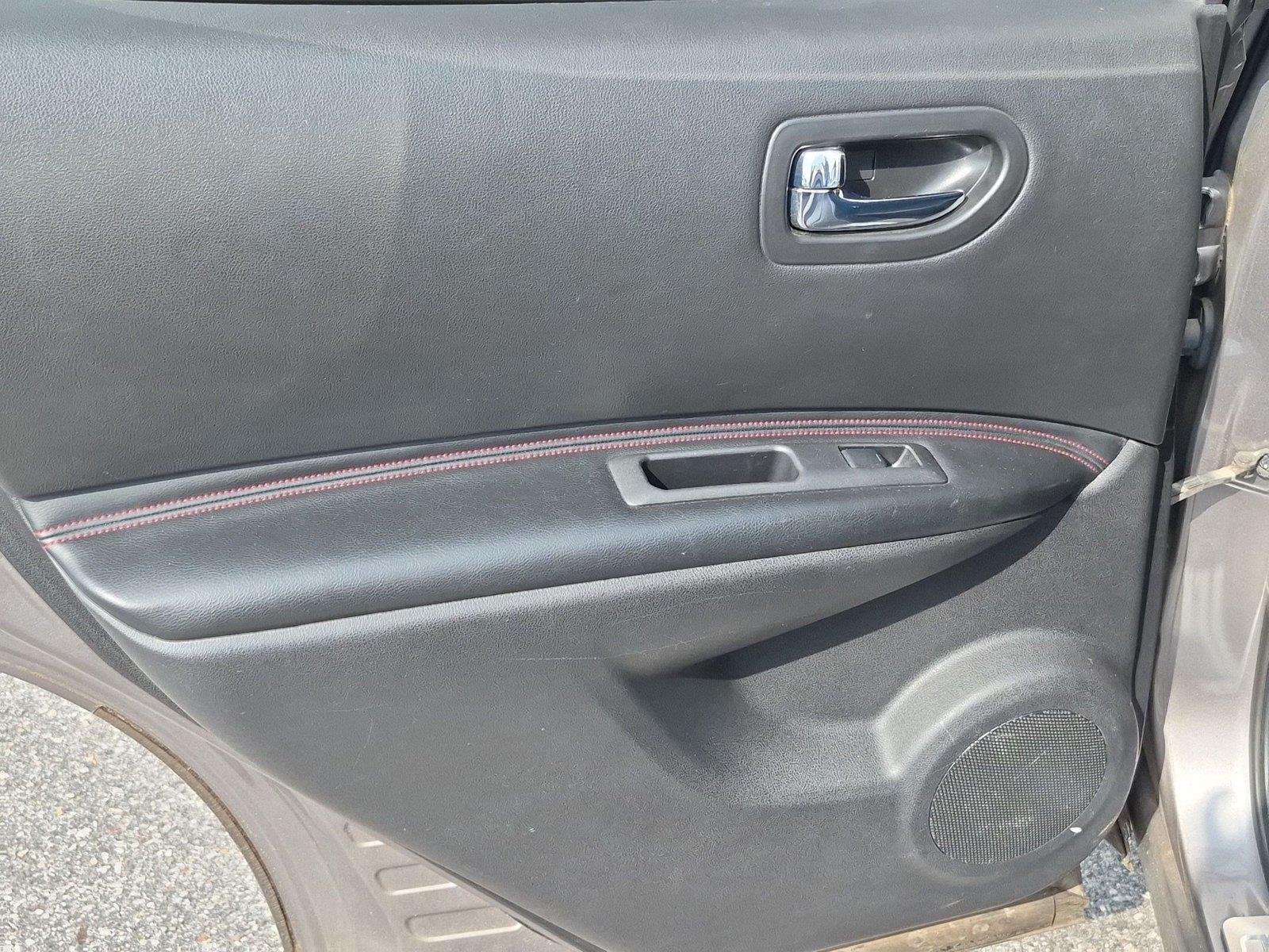 Used 2012 Platinum Graphite Nissan SL image 31
