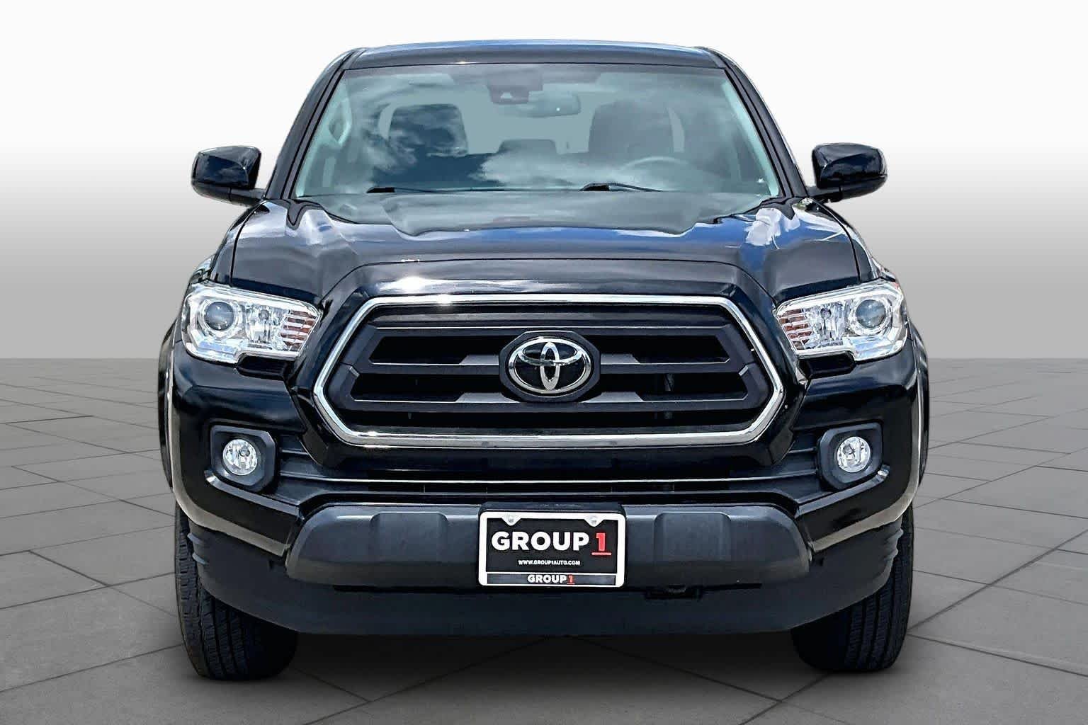 Used 2022 Midnight Black Metallic Toyota SR5 image 4
