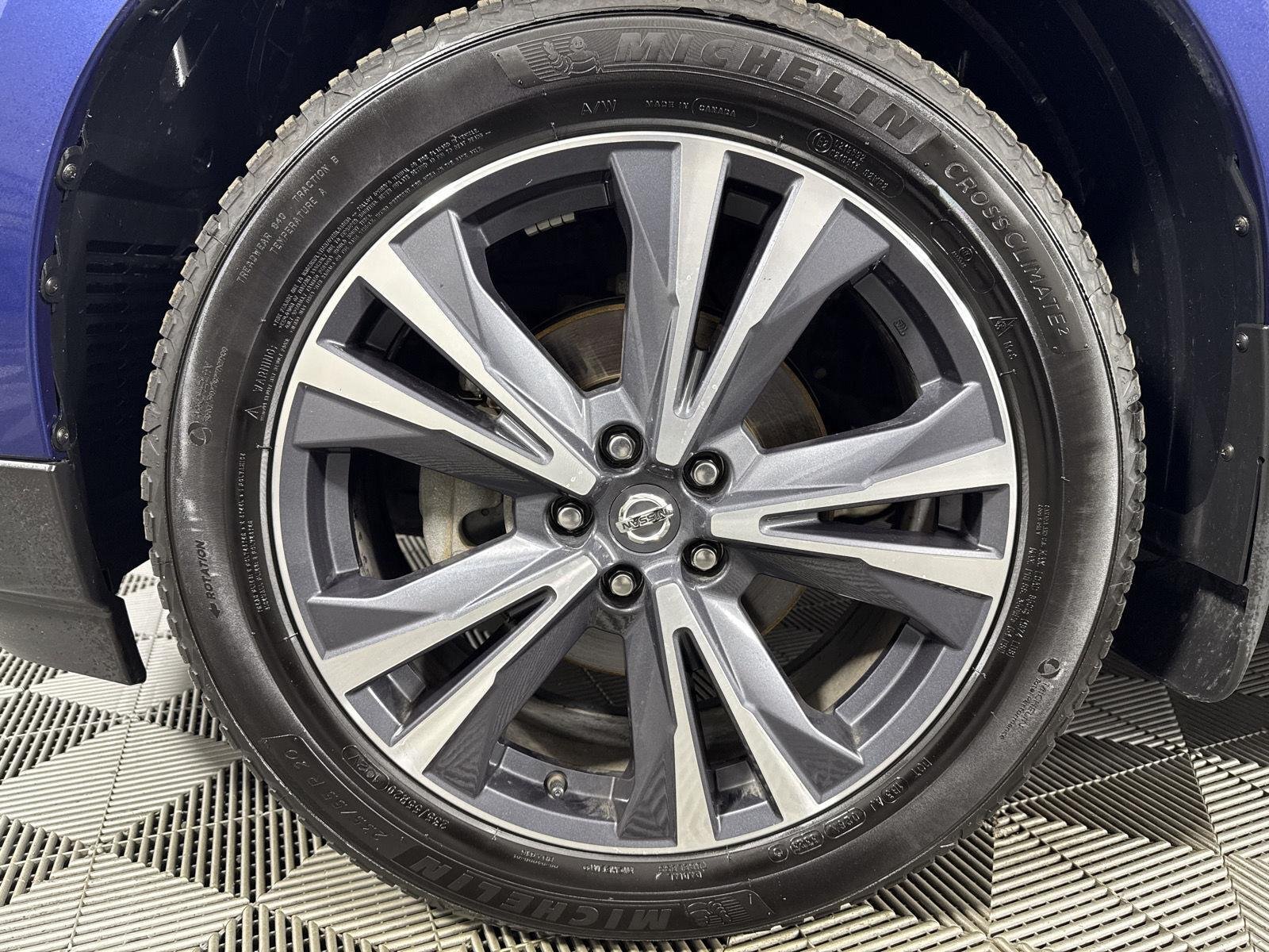 Used 2019 Caspian Blue Metallic Nissan Platinum image 12