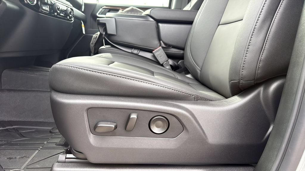 New 2026 Sterling Gray Metallic Chevrolet LT image 25