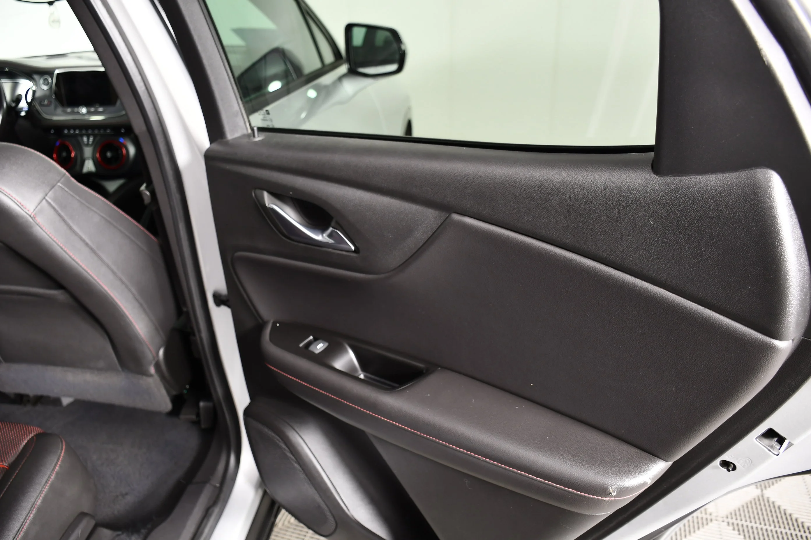Used 2022 Silver Ice Metallic Chevrolet RS image 42