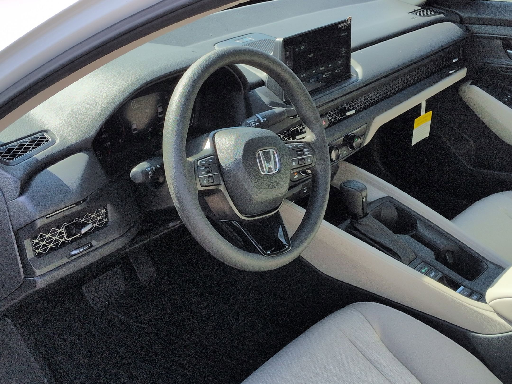 New 2026 Platinum White Pearl Honda SE image 2