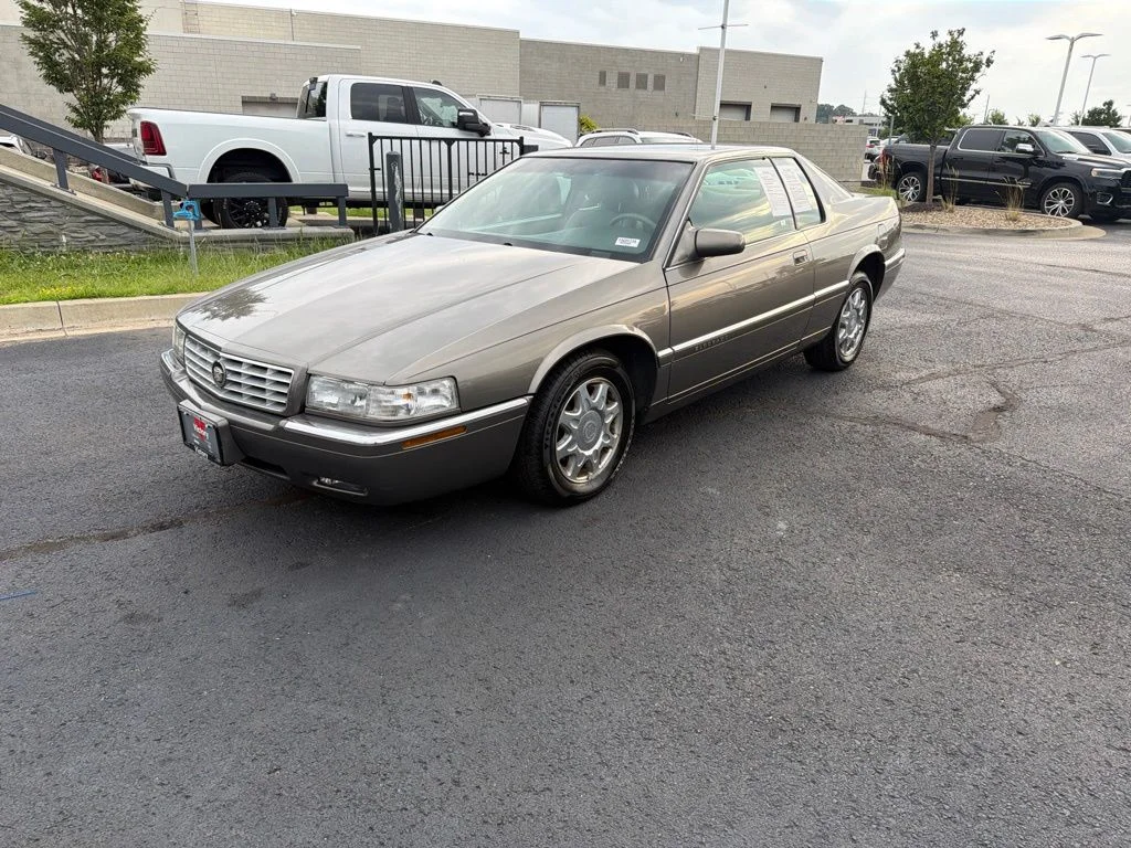 Used 1999  Cadillac Base image 3