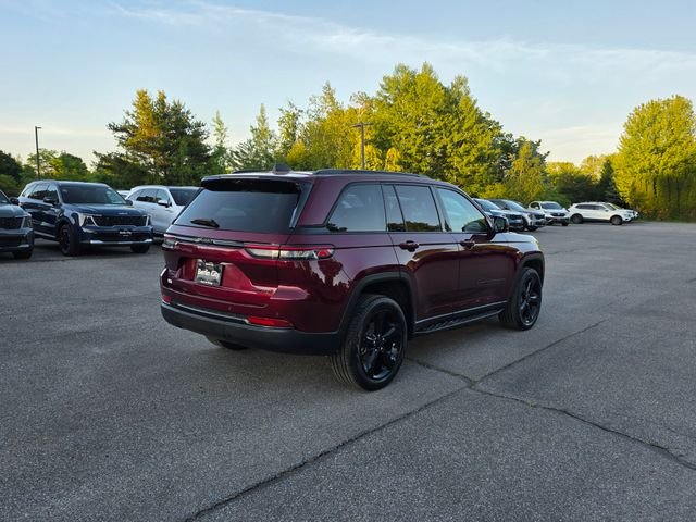 Used 2023 Red Jeep Limited image 8