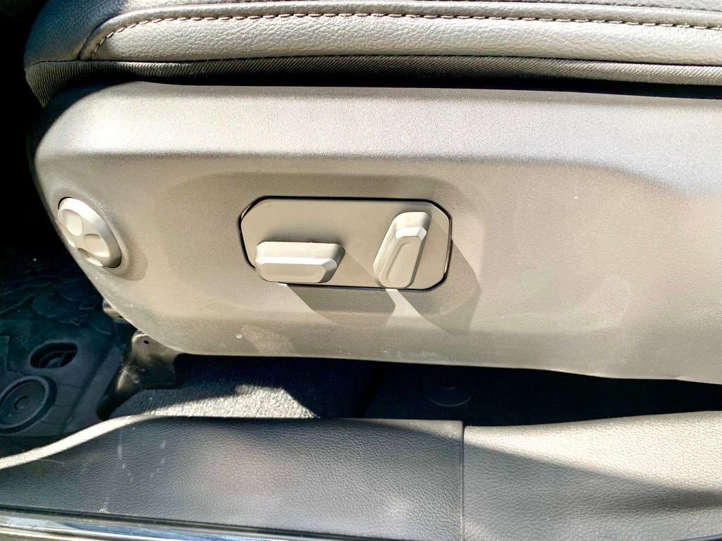 Used 2026 White Jeep Sahara image 43