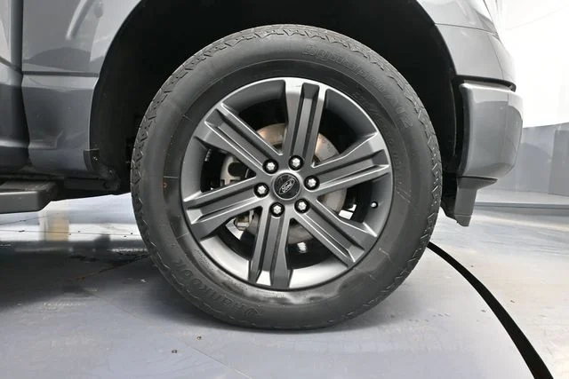 Used 2023 Gray Ford Lariat image 17