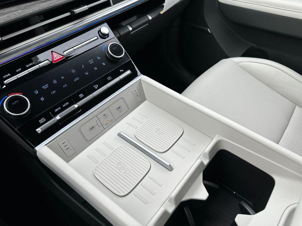 2026 Hyundai Santa Fe Limited - Photo 11