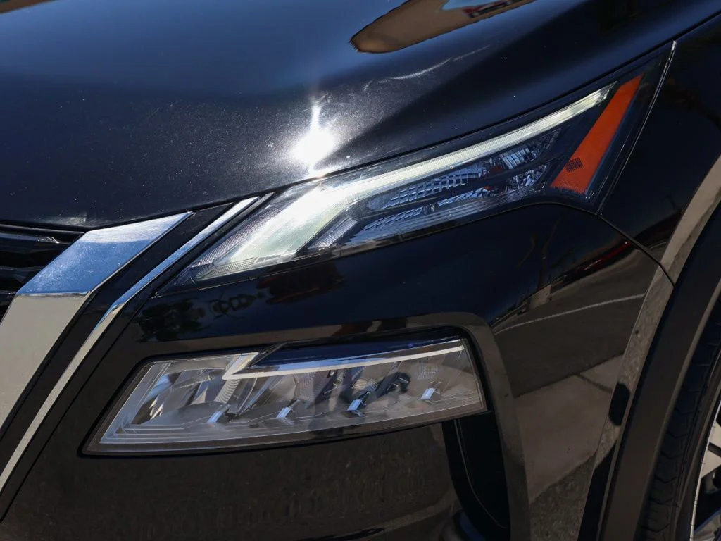 Used 2023 Black Nissan SV image 9