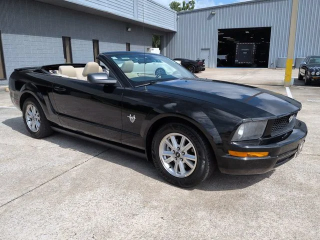 Used 2009 Black Ford V6 image 2