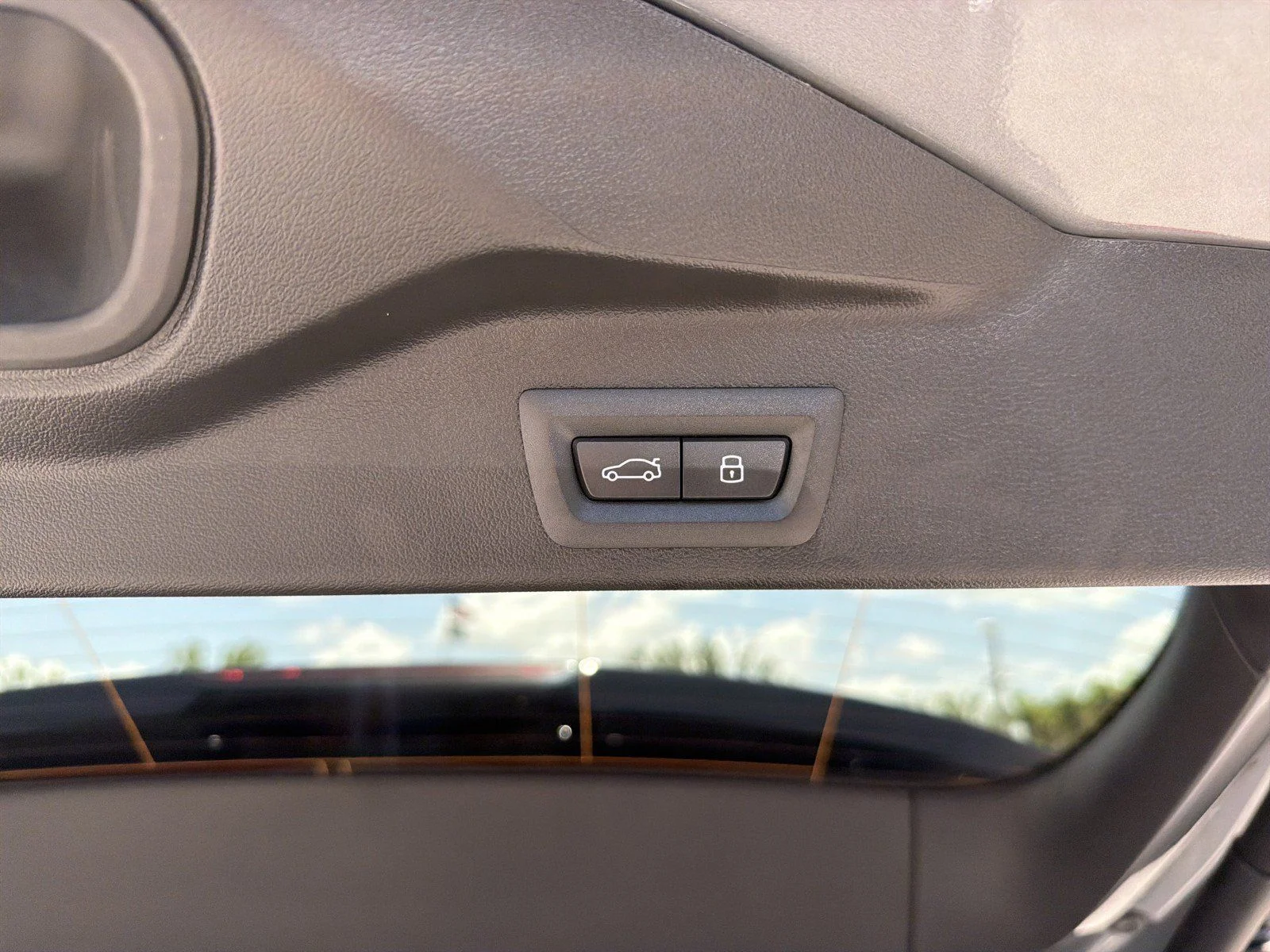 New 2026 Skyscraper Grey Metallic BMW xDrive40i image 13