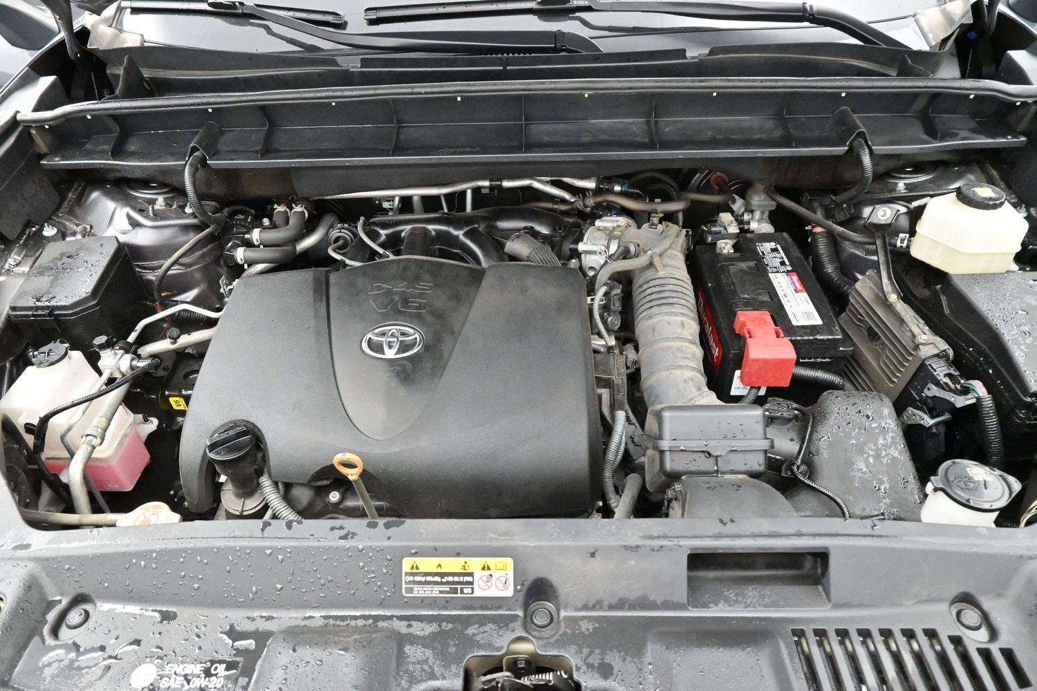 Used 2022 Magnetic Gray Metallic Toyota XLE image 43