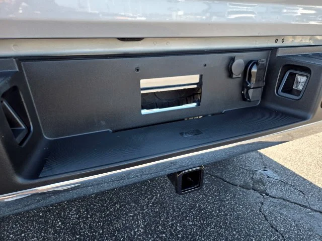 Used 2025 Silver Ford XLT image 16