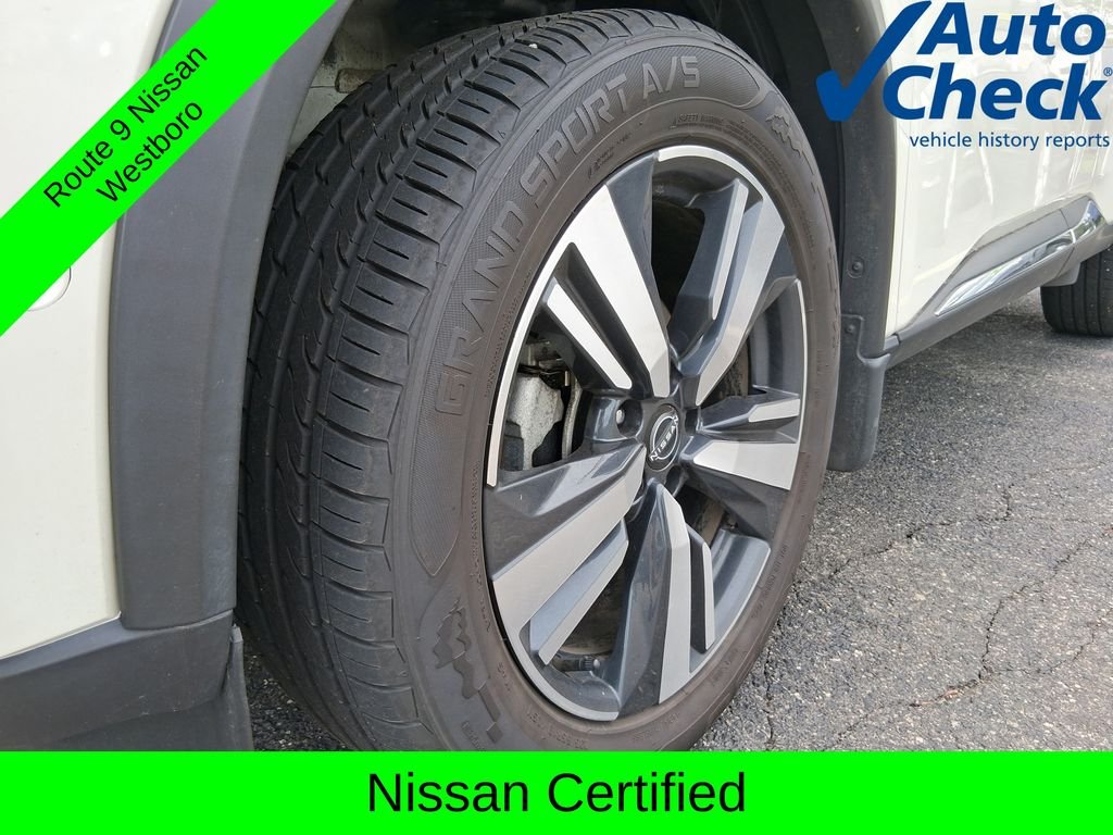 Used 2023 White Nissan SL image 5