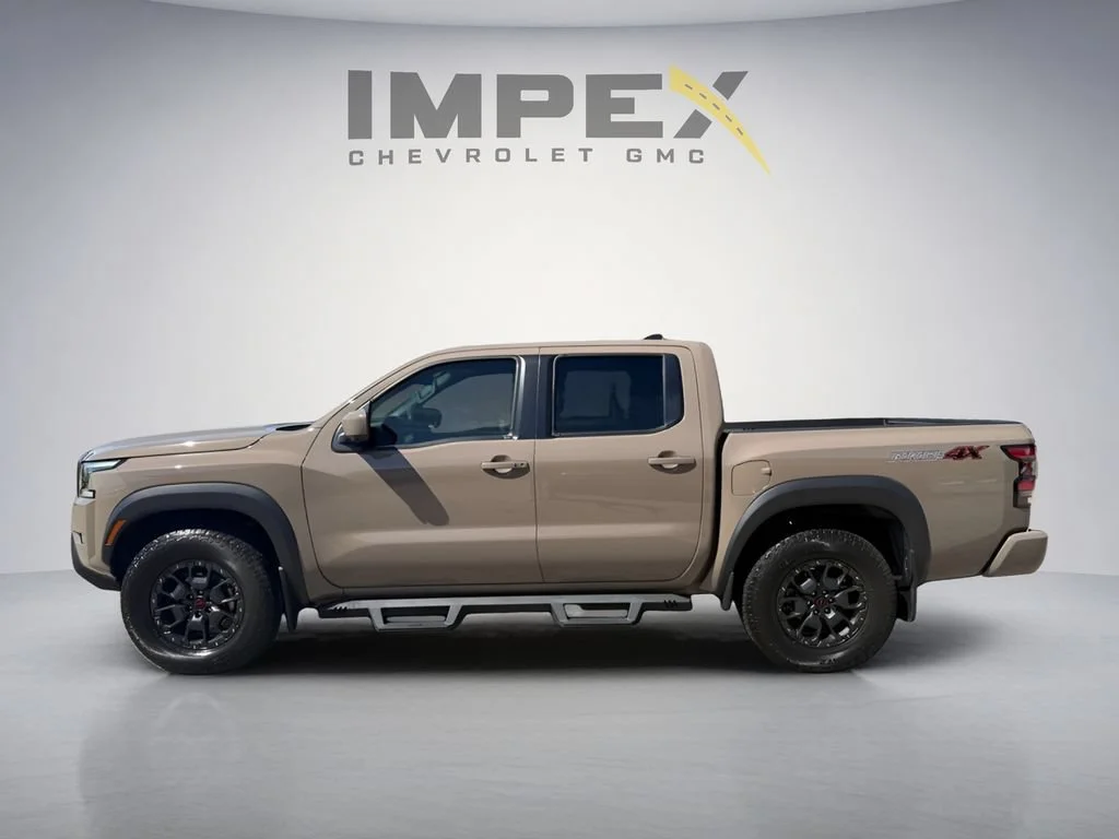 Used 2023  Nissan PRO-4X image 2