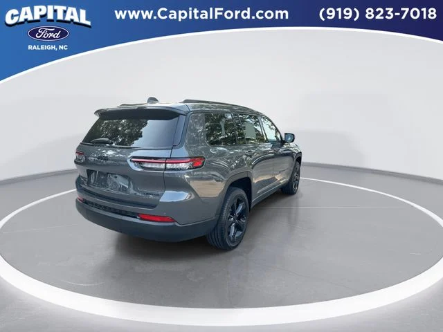 Used 2025 Gray Jeep Limited image 8