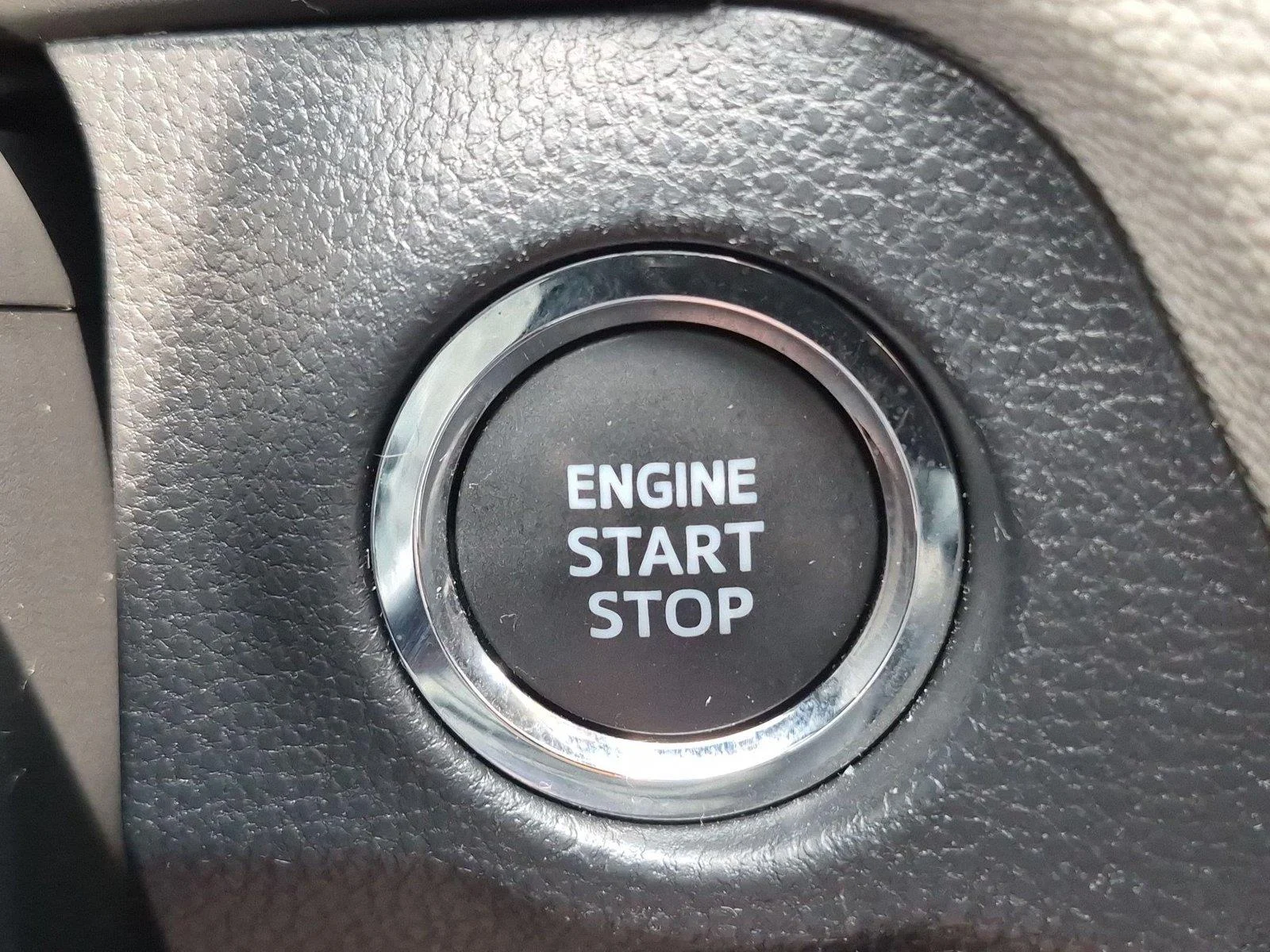 Used 2023 Wind Chill Pearl Toyota XLE Premium image 30