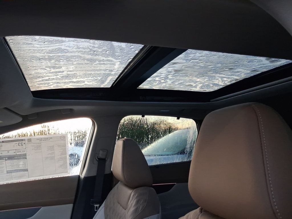 New 2027 Gray Nissan Platinum image 9