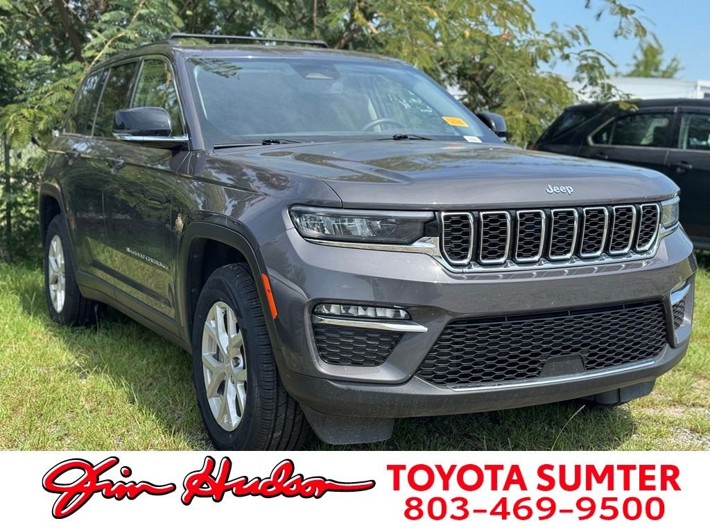 Used 2023 Gray Jeep Limited image 1
