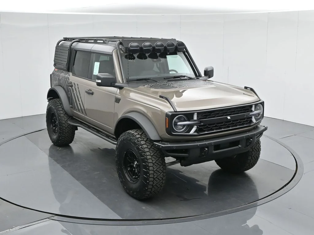 New 2025 Marsh Gray Ford Badlands image 43