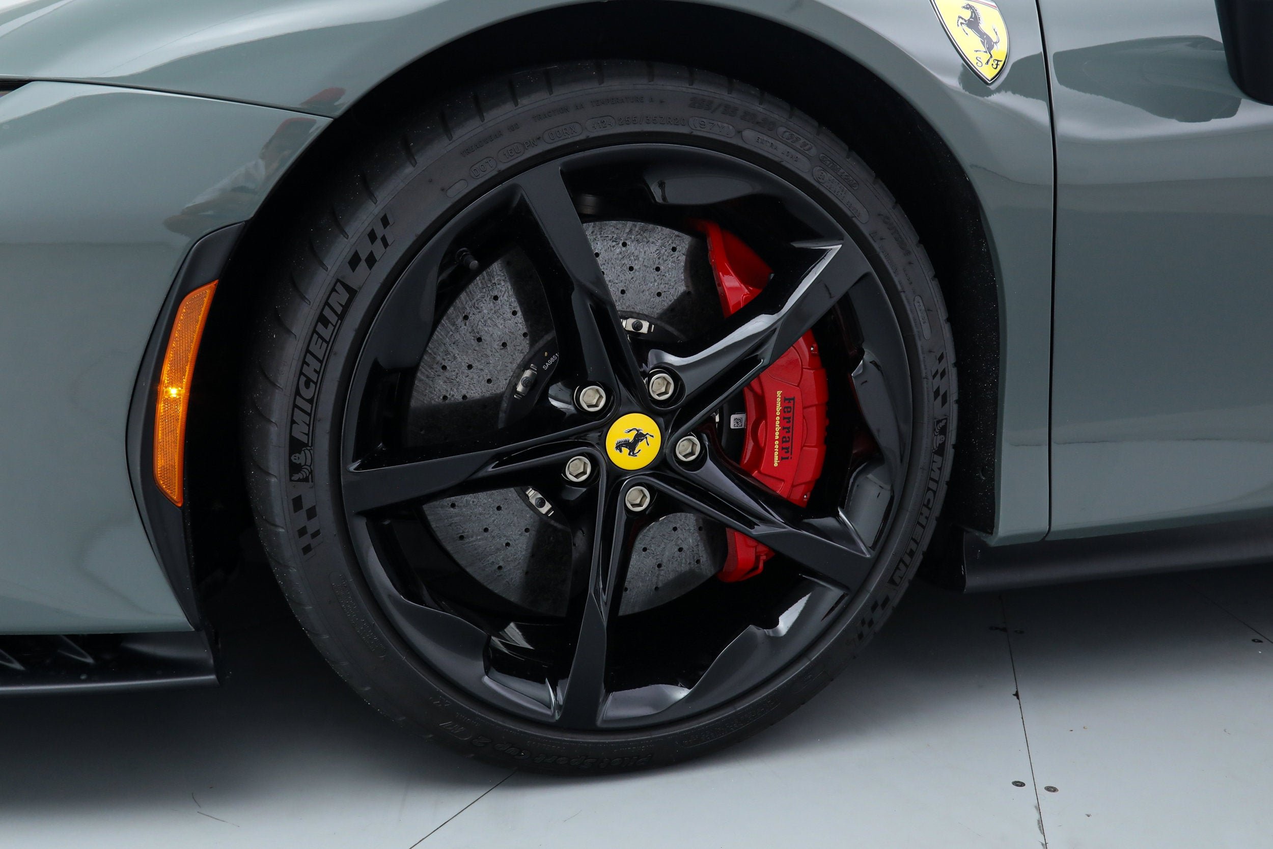 Certified Used 2025 Grigio Medio Ferrari  image 15
