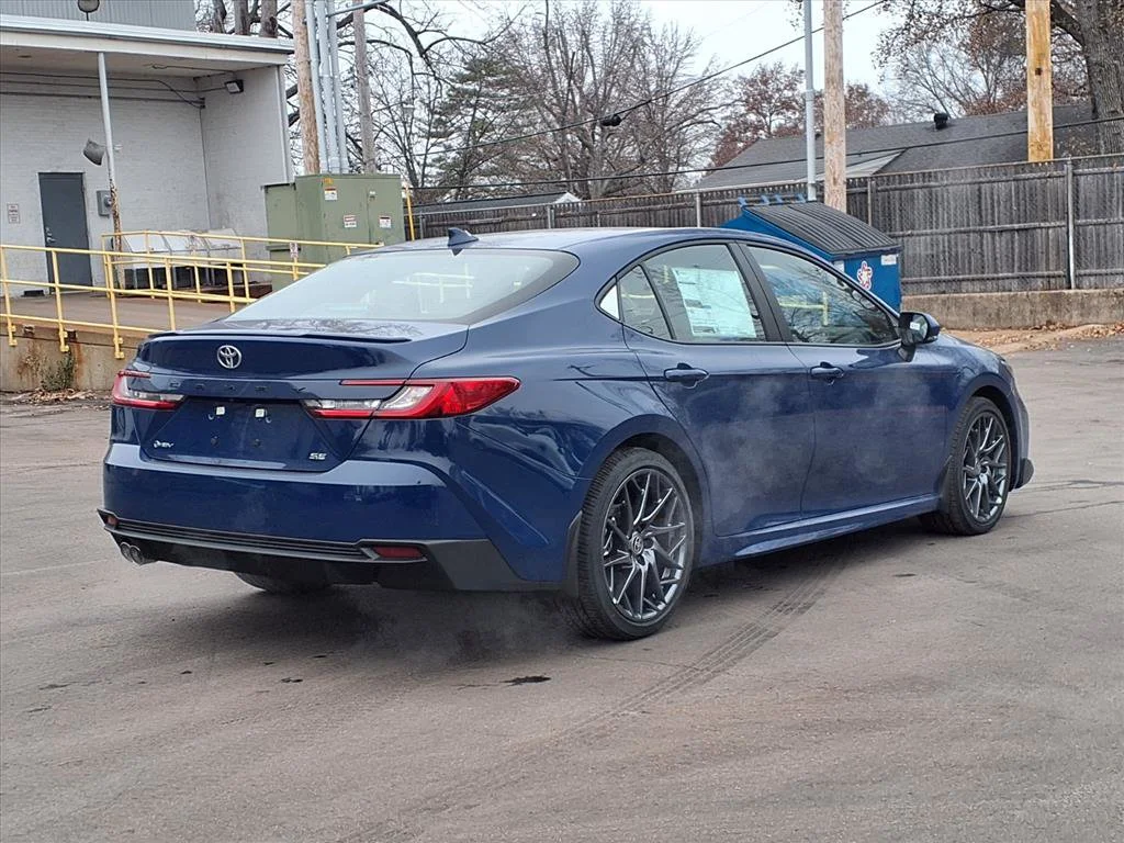 2026 Toyota Camry SE - Photo 3