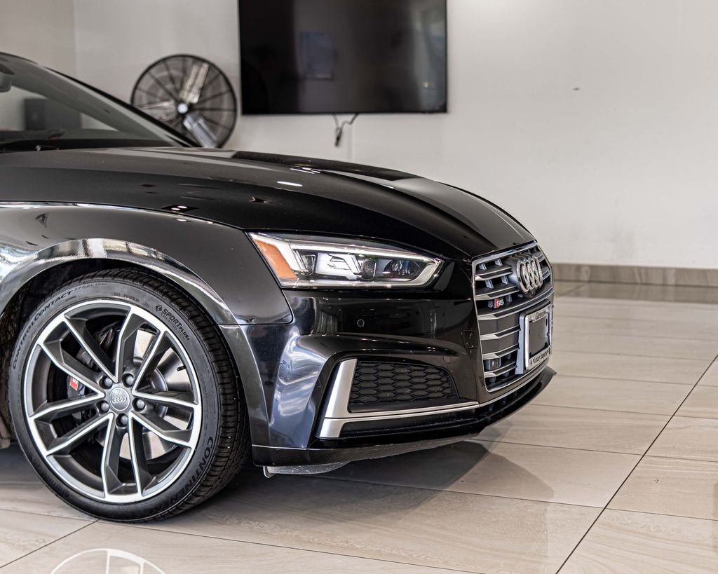 Used 2018 Black Audi 3.0T Prestige image 3