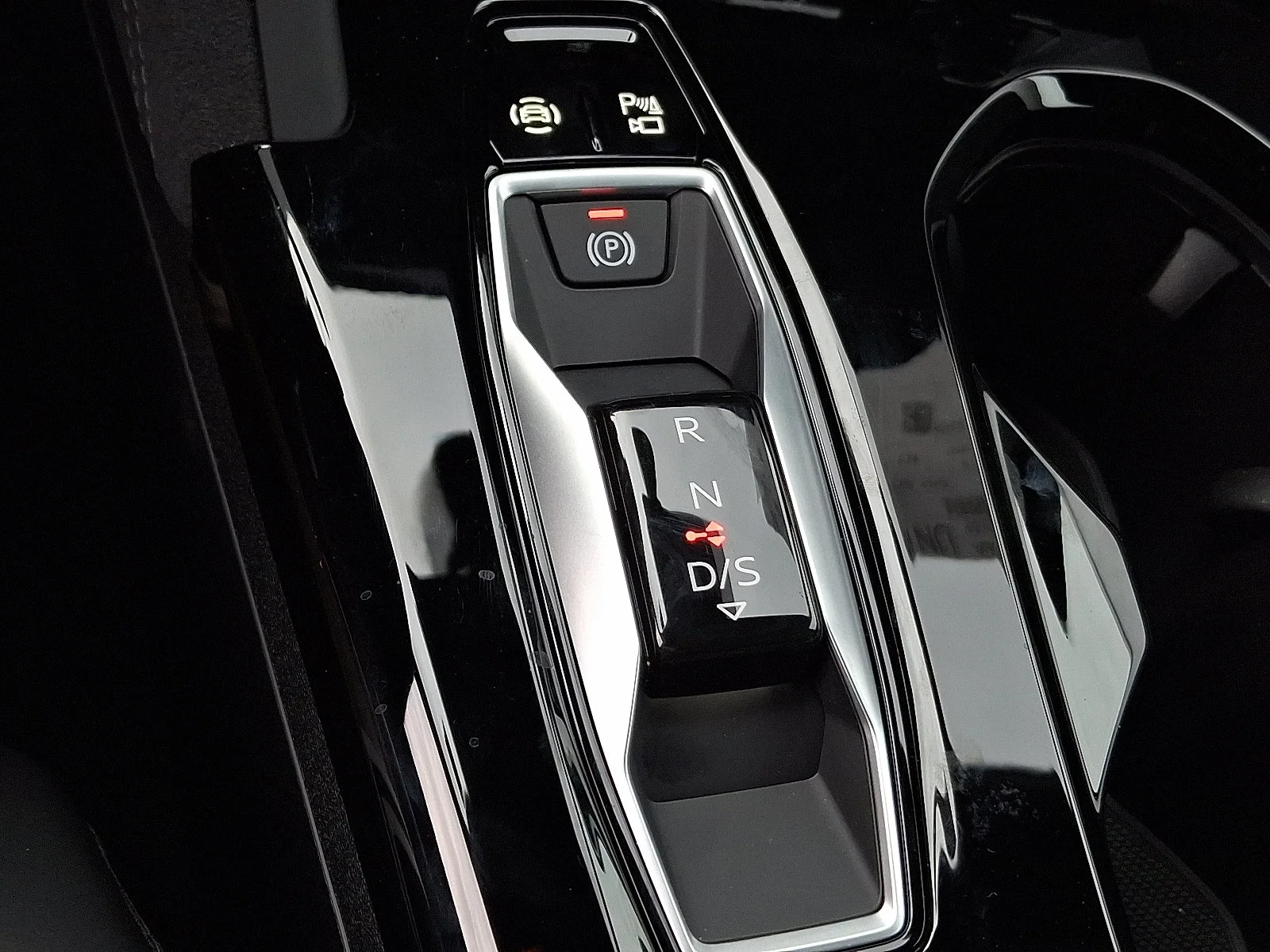 New 2026 Daytona Gray Metallic Audi Premium Plus image 11