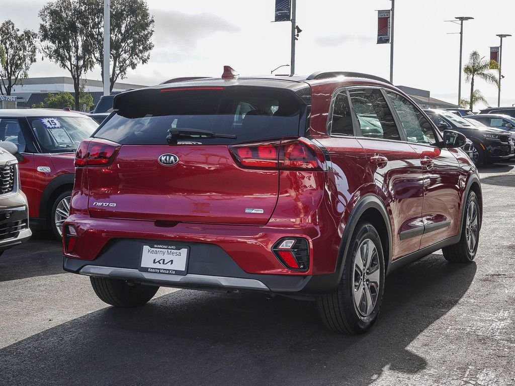 Used 2021 Red Kia LX image 7