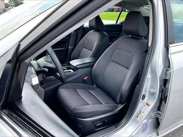 Used 2024 Brilliant Silver Metallic Nissan 2.5 SV image 10