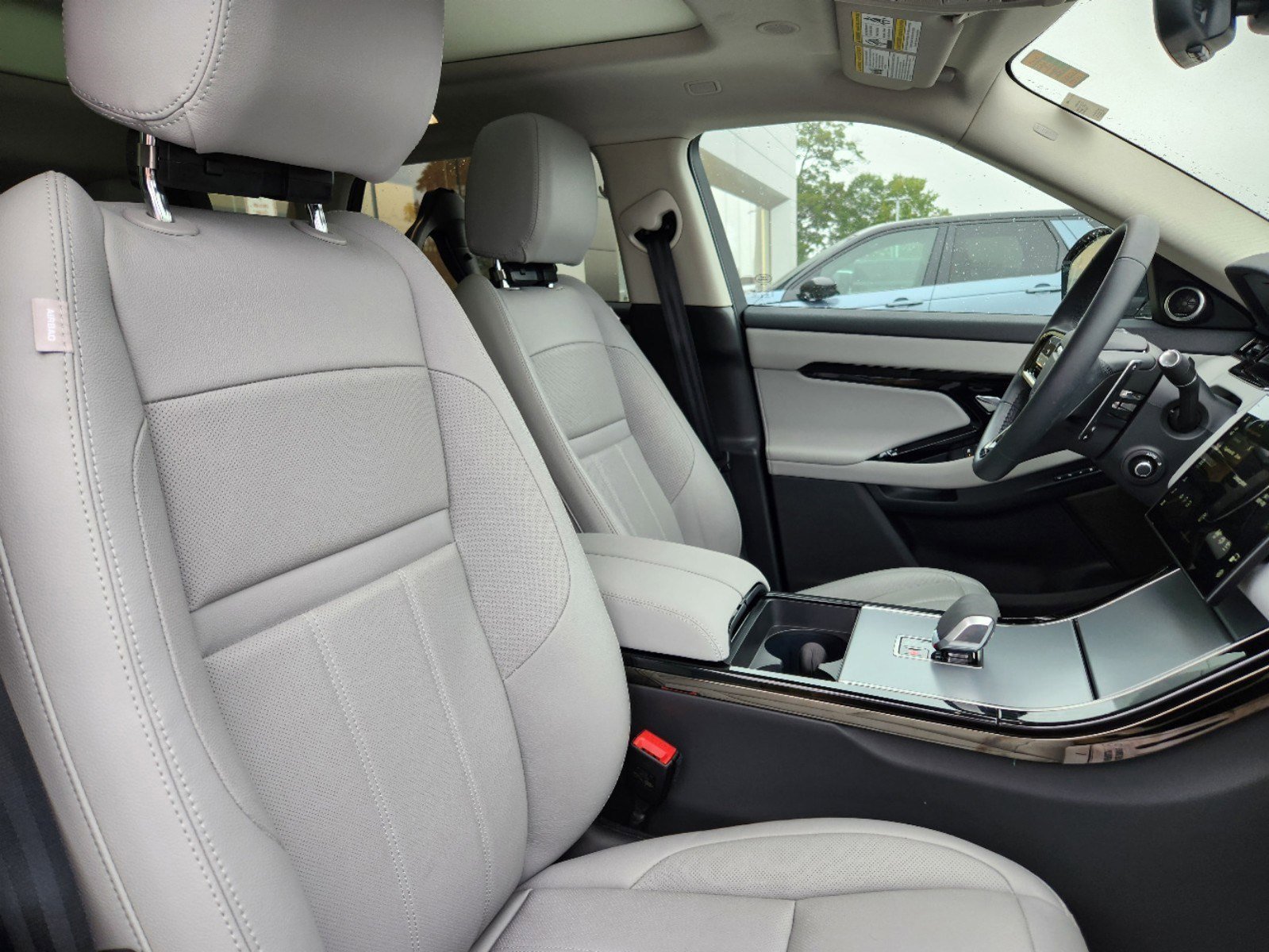Certified Used 2024 Fuji White Land Rover S image 16
