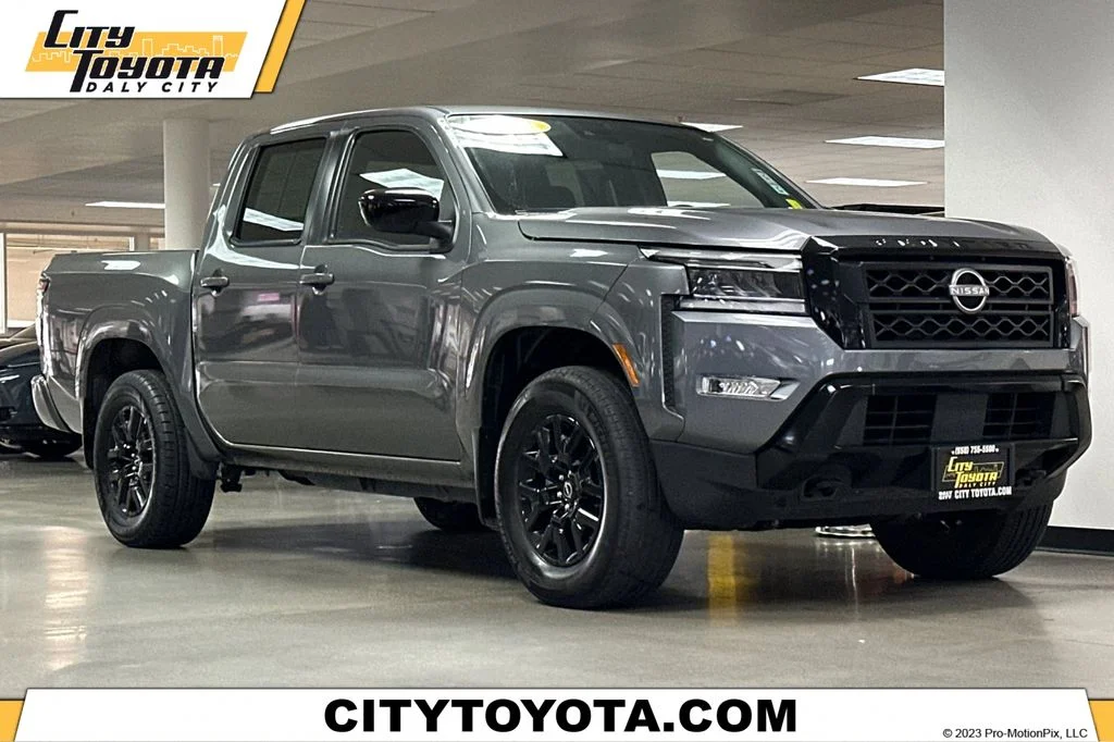 2023 Nissan Frontier SV Crew Cab 4X4 SWB's photo