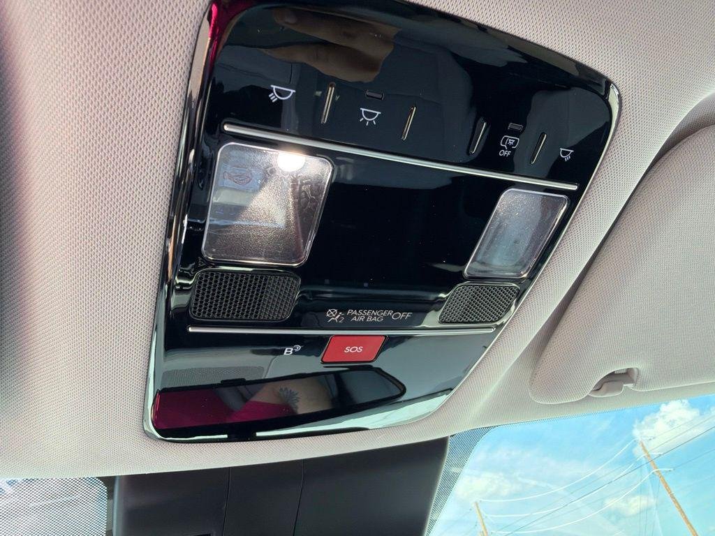 New 2026 White Hyundai SE image 18