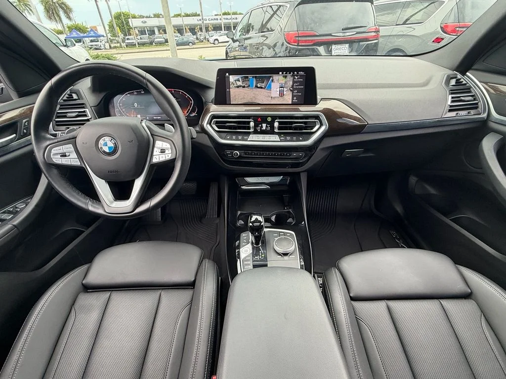 Used 2024 Gray BMW sDrive30i image 14